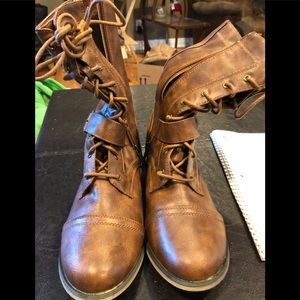 Women's boots